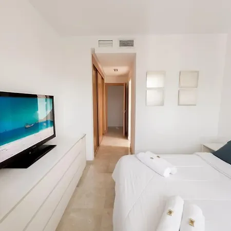 Apartment Luminoso Hogar Familias- Terraza, Vistas Al Mar, Plaza De Parking - 7p